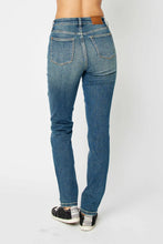 Load image into Gallery viewer, Judy Blue HW Classic Relaxed Fit Jean
