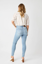 Load image into Gallery viewer, Judy Blue Mid Rise Tummy Control Destroy Skinny