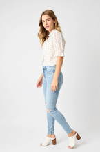 Load image into Gallery viewer, Judy Blue Mid Rise Tummy Control Destroy Skinny