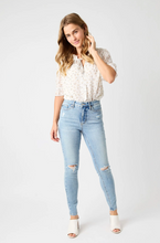 Load image into Gallery viewer, Judy Blue Mid Rise Tummy Control Destroy Skinny