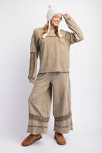 Load image into Gallery viewer, Ari Crochet Trim Pullover - Mocha