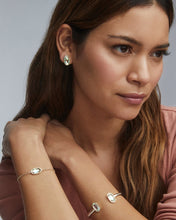 Load image into Gallery viewer, Elaina Gold Chain Bracelet in Dichroic Glass by Kendra Scott