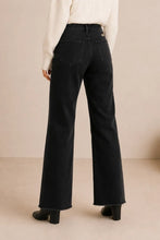 Load image into Gallery viewer, Wendy Wide Leg Fray Hem Jean - Black