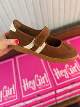 Load image into Gallery viewer, Corky's Calm Down Sneaker - Chestnut