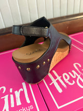 Load image into Gallery viewer, Corky’s Carley Wedge - Black 3