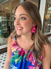 Load image into Gallery viewer, Hibiscus Floral Top