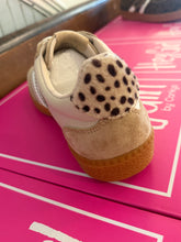 Load image into Gallery viewer, Corky's Heads Up Sneaker - Sand