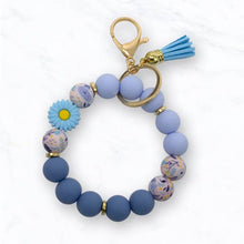 Load image into Gallery viewer, Beaded Daisy Flower Bracelet Keychain - Purple