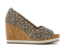 Load image into Gallery viewer, TOMS Shoes - Essential Wedge - Oatmeal Leopard Spots