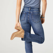 Load image into Gallery viewer, Everstretch Straight Jeans - Medium Denim
