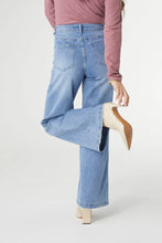 Load image into Gallery viewer, EverStretch Wide Leg Jeans - Light Wash