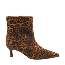 Load image into Gallery viewer, Corky’s Gold Digger - Leopard