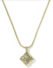 Load image into Gallery viewer, Kendra Scott Dira Pearl Short Pendant Necklace - Gold