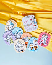 Load image into Gallery viewer, Makeup Eraser 7-Day Gift Set - Snow White &amp; the Seven Dwarfs