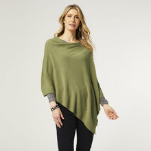 Load image into Gallery viewer, Lightweight Poncho