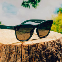 Load image into Gallery viewer, Goodr Sunglasses VRG - Underwhelming Alien Abduction