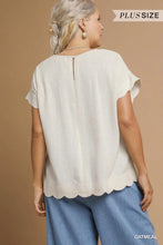 Load image into Gallery viewer, Scallop Linen Blend Top - Oatmeal