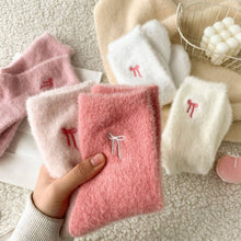 Load image into Gallery viewer, Plush Bow Socks - Light Pink