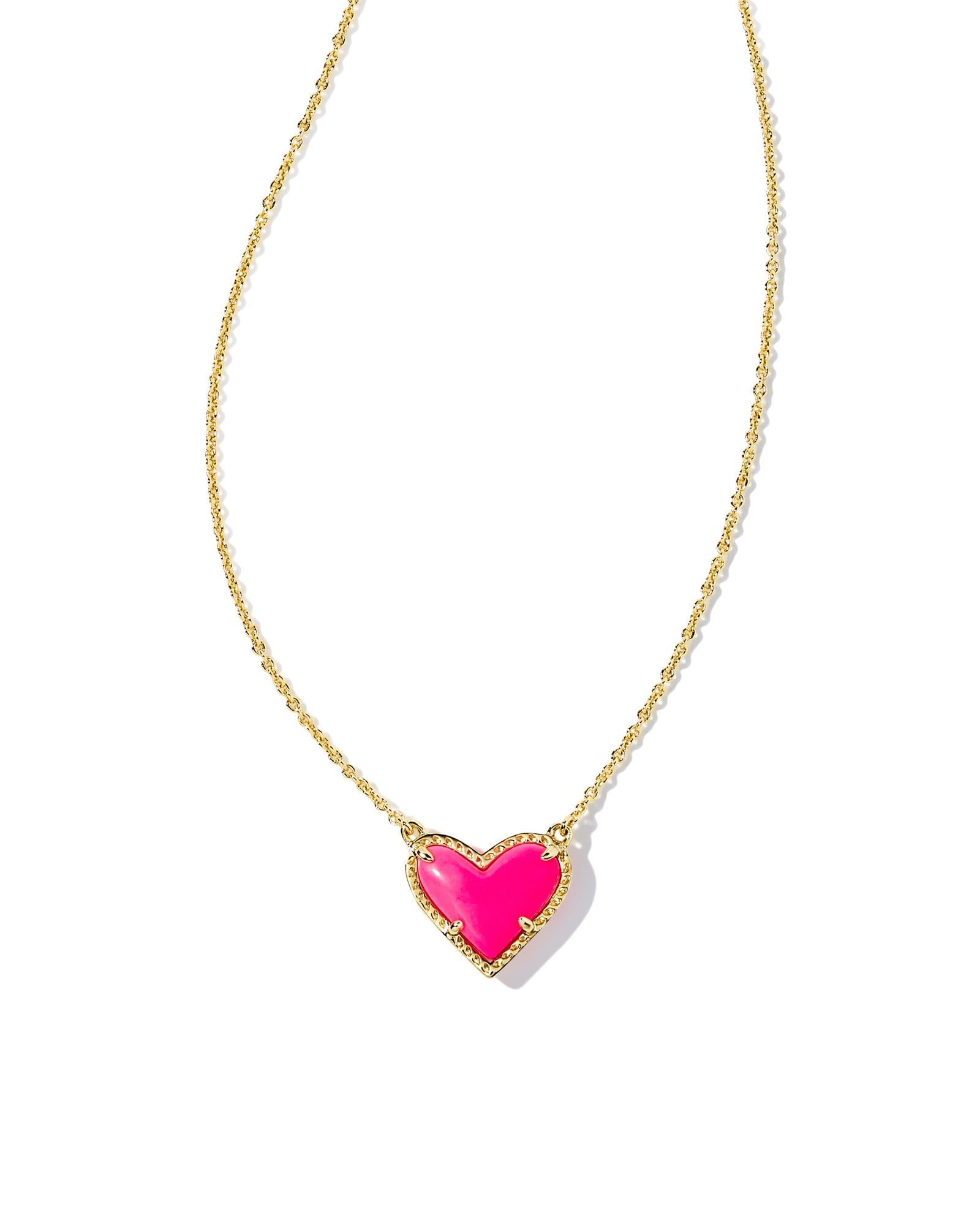 Kendra scott ari heart deals short pendant necklace