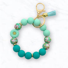 Load image into Gallery viewer, Beaded Daisy Flower Bracelet Keychain - Pink