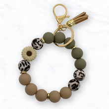 Load image into Gallery viewer, Beaded Daisy Flower Bracelet Keychain - Purple