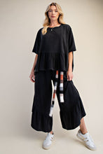 Load image into Gallery viewer, Mineral Washed Ruffle Bottom Pant - Black