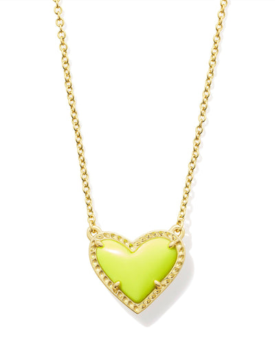 Kendra Scott Ari Heart Gold Short Pendant Necklace in Chartreuse Magnesite