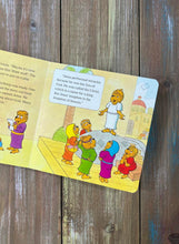 Load image into Gallery viewer, The Berenstain Bears and the Easter Story Children&#39;s Board Book