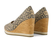 Load image into Gallery viewer, TOMS Shoes - Essential Wedge - Oatmeal Leopard Spots