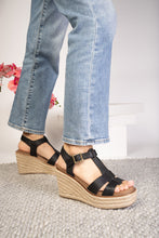 Load image into Gallery viewer, Corky's Somethings Fishy Wedge - Black