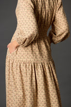 Load image into Gallery viewer, Eva Floral Quilted Midi Dress