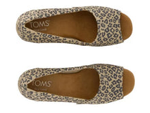 Load image into Gallery viewer, TOMS Shoes - Essential Wedge - Oatmeal Leopard Spots