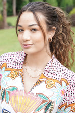 Load image into Gallery viewer, Canvas Celia Hoop Earrings in Shiny Gold