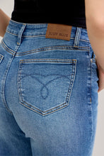Load image into Gallery viewer, Judy Blue MR Vintage Pocket Crop Wide Leg Jean