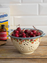 Load image into Gallery viewer, Natural Life Berry Colander - Cream Floral