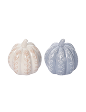 Load image into Gallery viewer, Mini Fall Folk Pumpkin Figurines