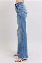 Load image into Gallery viewer, Judy Blue HW Retro Wide Fit Jean