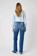 Load image into Gallery viewer, Judy Blue Mid Rise Dad Jean