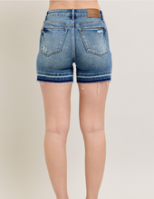 Load image into Gallery viewer, Judy Blue Mid Rise Tummy Control Vintage Wash Release Hem Shorts
