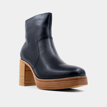 Load image into Gallery viewer, Shu Shop Vernita Ankle Boots - Black