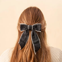 Load image into Gallery viewer, The Darling Effect Pearl Hair Bow - Black