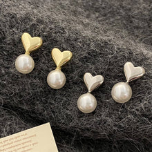 Load image into Gallery viewer, Heart Pearl Studs