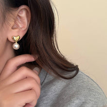 Load image into Gallery viewer, Heart Pearl Studs