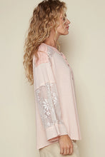 Load image into Gallery viewer, Lyla Floral Lace Top - Peach Blush