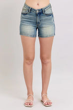 Load image into Gallery viewer, Judy Blue V-Front Vintage Wash Shorts