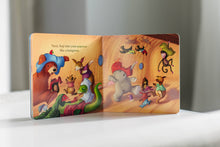 Load image into Gallery viewer, Bedtime on Noah's Ark: Board Book / English