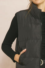 Load image into Gallery viewer, Cozy Up Cropped Puffer Vest - Black *Regular &amp; Curvy*