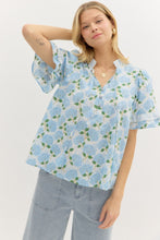 Load image into Gallery viewer, Blue Hydrangea Floral Top