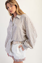 Load image into Gallery viewer, Basic Stripe Button Down