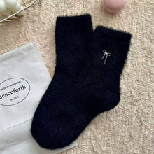 Load image into Gallery viewer, Plush Bow Socks - OFF White